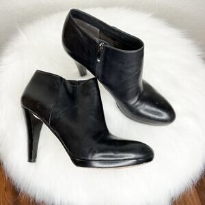 Via Spiga Leather Heeled Ankle Bootie Size 9